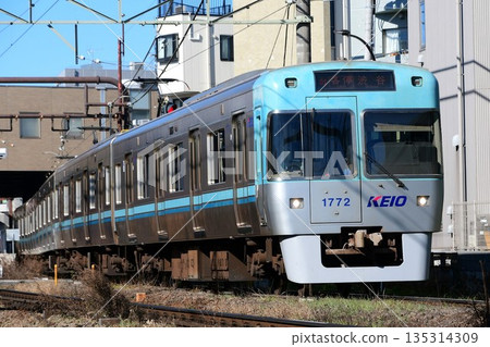 Keio 1000 series 1772F blue-green train on the Inokashira Line 135314309