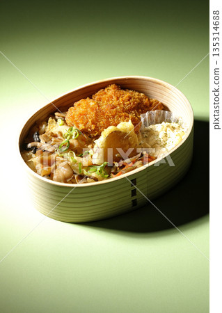 蘑菇飯和炸蠔便當 135314688