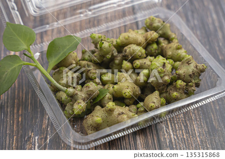 Okawakame (Yunnan Baiyaku) corms (Ziyouzi) Okawakame (Yunnan Baiyaku) corms (Ziyouzi) 135315868