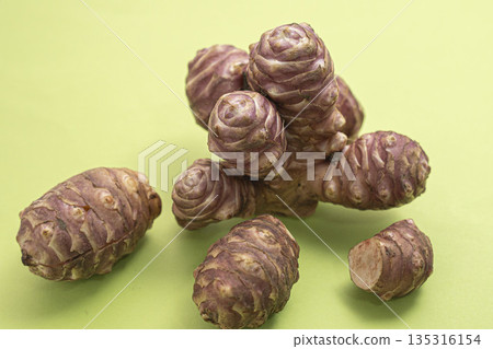 Jerusalem artichoke, a delicious Japanese ingredient Jerusalem artichoke, a delicious Japanese ingredient 135316154