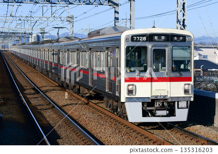 京王7000系列7728F - 復刻版深紅色條紋 京王7000系列7728F - 復刻版深紅色條紋 135316203