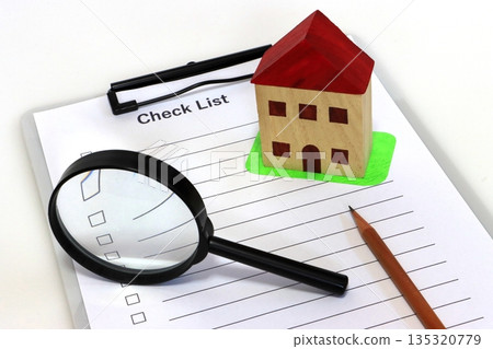 Home inspection (renovation/home purchase image) 135320779