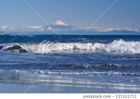 Sea and Mt. Fuji 1 135322711