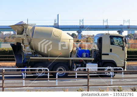 攪拌車圖片（混凝土攪拌車） 135322791