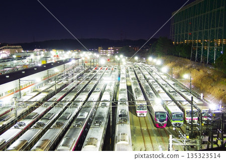 在Wakabadai公園的京王線 135323514