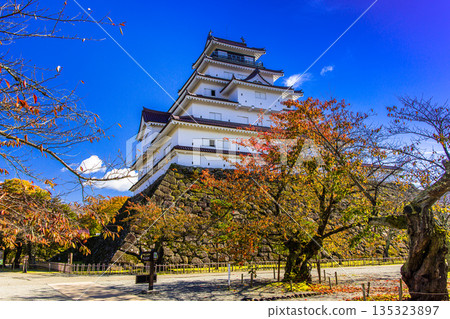 [Fukushima Prefecture, Aizuwakamatsu City] Tsuruga Castle in late autumn October November 135323897