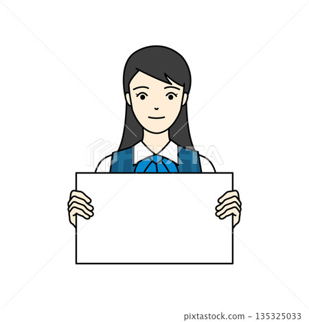 一位微笑的女上班族，身穿職業制服，手持白板 135325033