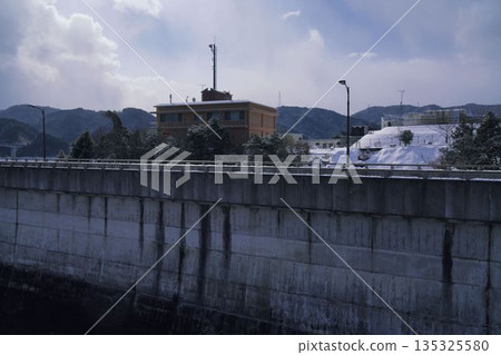Winter dam Winter dam 135325580