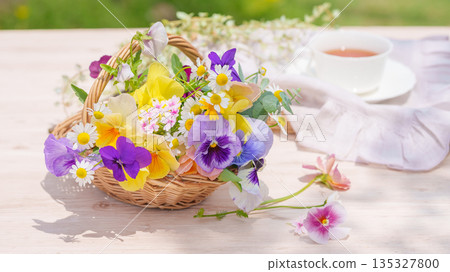 春花籃和茶 135327800