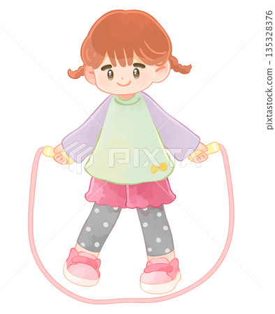 小女孩在玩跳繩 小女孩在玩跳繩 135328376