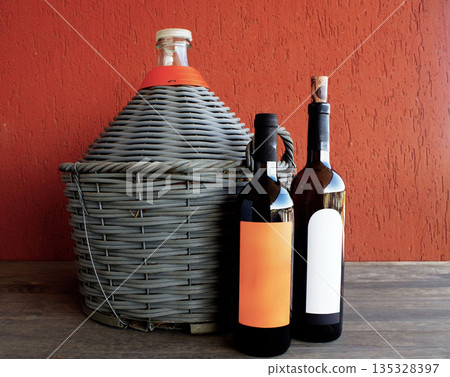 葡萄酒儲存瓶、紅酒、葡萄酒瓶、葡萄酒顏色 135328397