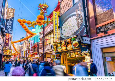 日本橫濱城市景觀,2026年中國新年燈籠。唐人街大道、龍形燈籠等景色盡收眼底…新紀元 = 2026年1月13日 日本橫濱城市景觀,2026年中國新年燈籠。唐人街大道、龍形燈籠等景色盡收眼底…新紀元 = 2026年1月13日 135328686