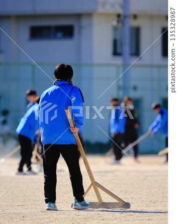 足球隊練習 足球隊練習 135328987