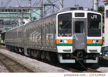 [JU] Takasaki Line 211 series train (provisional C formation with green cars installed) 135329684