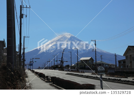 Mt. Fuji on a sunny day 135329728