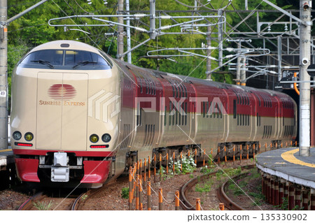 Sleeper Express Sunrise Izumo on the Hakubi Line 135330902