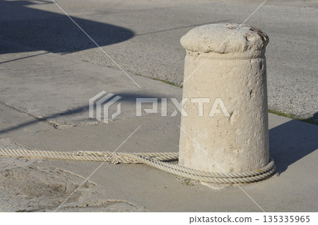 Stone Mooring Bollard with Rope Stone Mooring Bollard with Rope 135335965