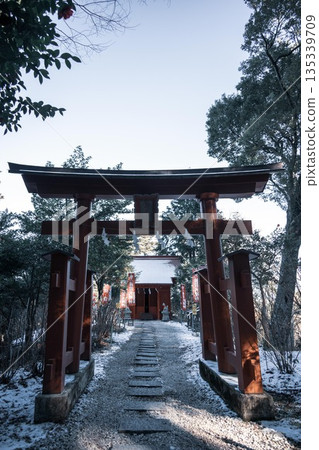在俊雄神社祈求好運！ 135339709