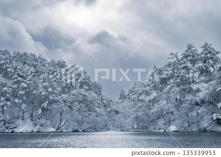 Snowy scenery of Urabandai in the depths of winter Snowy scenery of Urabandai in the depths of winter 135339953