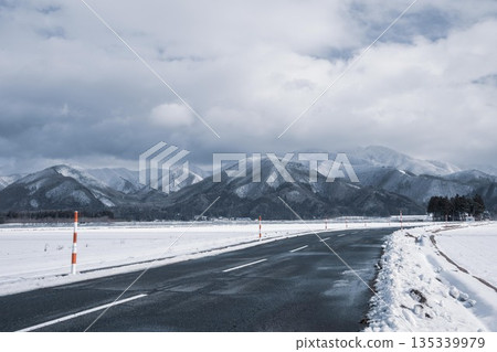 隆磐梯冬日雪景 135339979