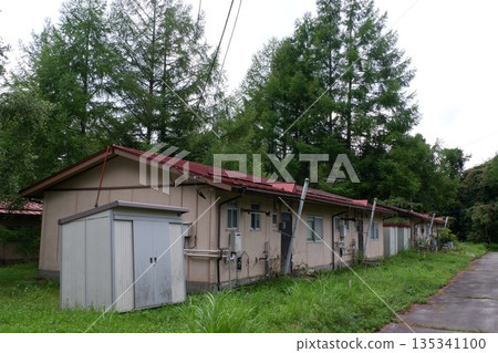 Old low-rise public housing Old low-rise public housing 135341100