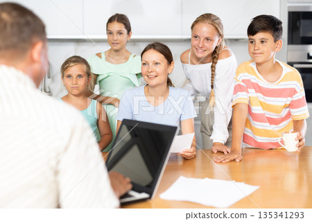 Social services officer visit 135341293