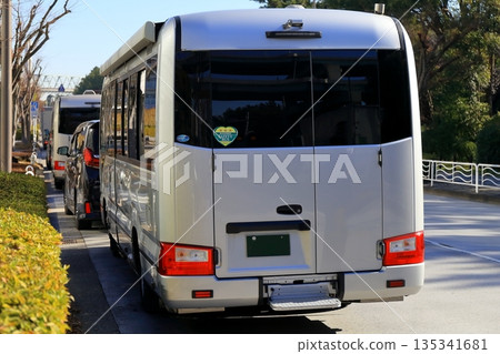 Microbus (location bus) image 135341681