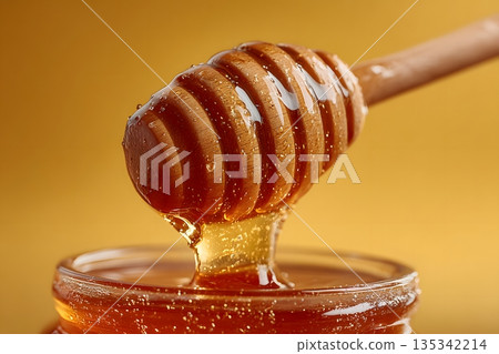 融化的金蜂蜜 135342214