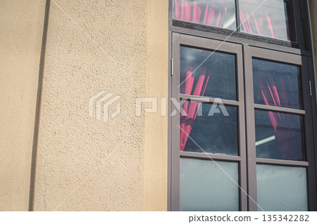 拍攝縐綢街道，這裡從江戶時代到明治時代和昭和初期，高品質的丹後縐綢在這裡蓬勃發展。 135342282