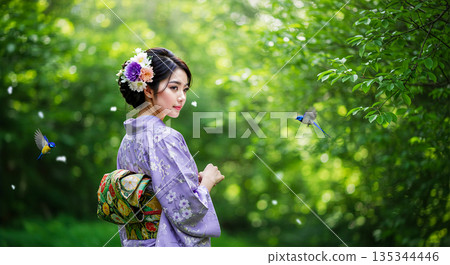 蜂鳥與和服女子 135344446