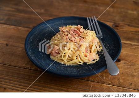 Carbonara using fresh cream 135345846