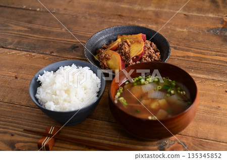 湯和菜：燉地瓜末 135345852