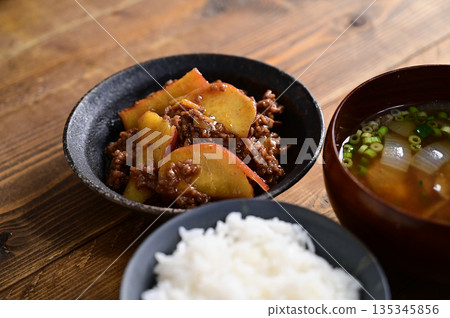 湯和菜：燉地瓜末 135345856