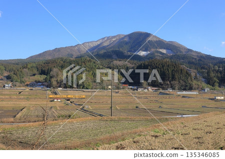 下極3的冬季景色 135346085