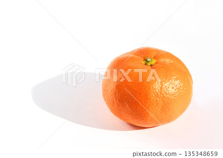 Mandarin orange (Maana mandarin orange) Mandarin orange (Maana mandarin orange) 135348659