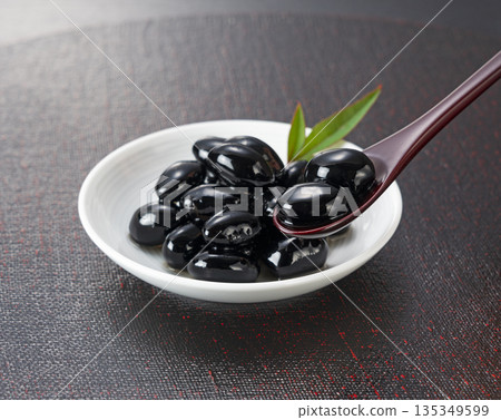 Black bean  135349599