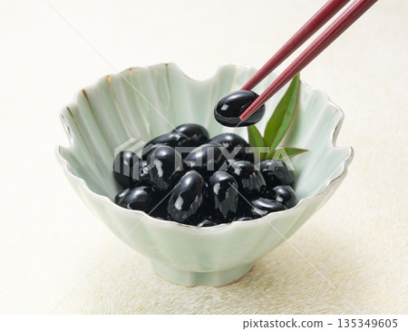 Black bean  135349605