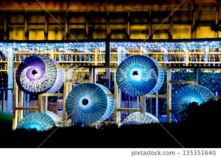 [Tobishima Village, Aichi Prefecture] Tobishima Yoi Akari - A spectacular view of Japanese umbrellas, wind chimes, and illuminations 135351640