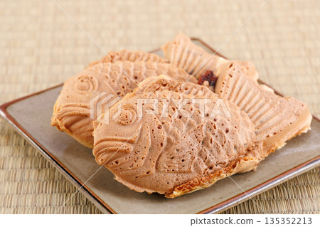 Easy-to-handle taiyaki 135352213