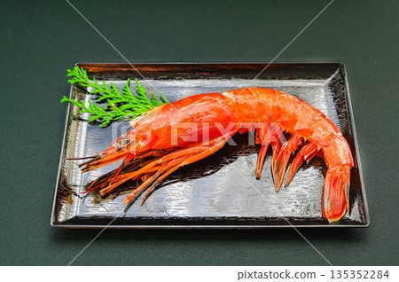 Large raw Argentine red shrimp 135352284