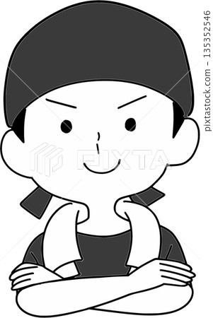 一位面帶微笑、雙臂交叉的拉麵店男店員 135352546