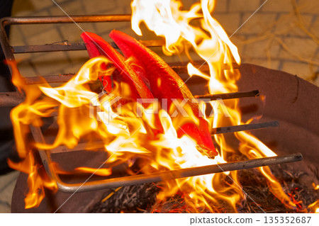 Tosa straw-grilled bonito tataki 135352687