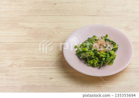 Dipping rice blossoms Dipping rice blossoms 135355694