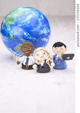 Team of global business people Team of global business people 135356304