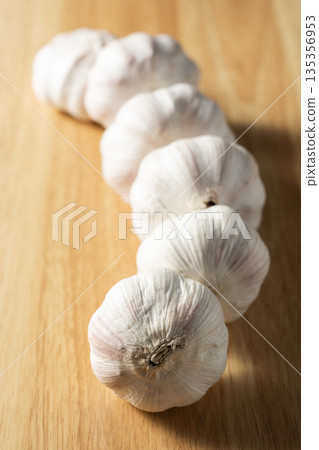 garlic garlic 135356953