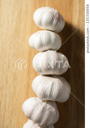garlic garlic 135356956
