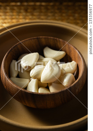 garlic garlic 135356977