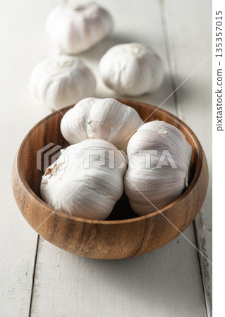 garlic garlic 135357015