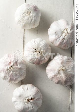 garlic garlic 135357045