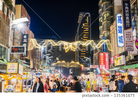 六合夜市,高雄最大的旅遊夜市,台灣 六合夜市,高雄最大的旅遊夜市,台灣 135361875